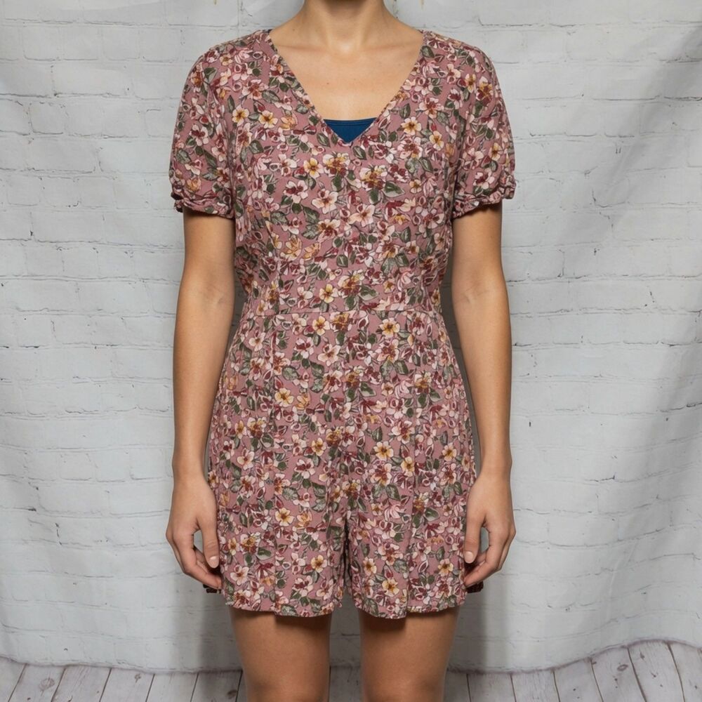 Xhilaration Pink Floral Print Short Sleeve Romper Size Large